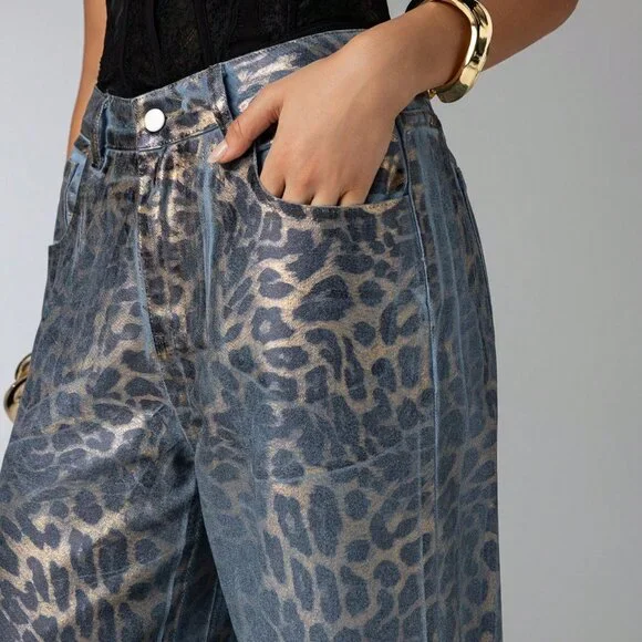 Baby Blue Casual Women's Denim Jeans with Leopard Print and Zipper Detail - Picture 6 of 7